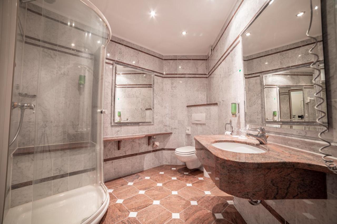 Eventhotel Moment Занде Екстериор снимка
